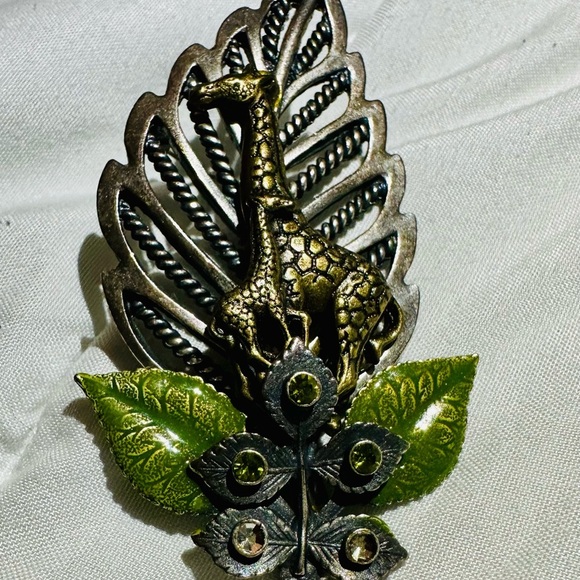 Vintage brooch with giraffe - Picture 5 of 5